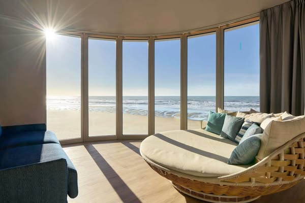 Expedia Meta ad example started 2026-04-13: Treehouse Hotel London, Taruna Homestay, Bavarian Lodge, Plagoo Holiday Hotel, Novotel Thalassa Le Touquet Hotel, Le Mas d'Aigret