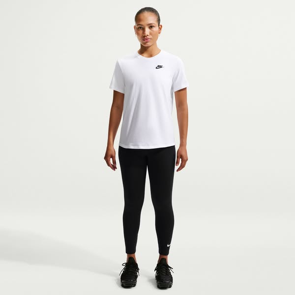 Nike Meta ad example started 2026-05-05: Nike Air Monarch IV, Nike Sportswear Club Essentials, Nike Air Monarch IV, Nike Sportswear Classic, Nike Primary, Nike Air Monarch IV