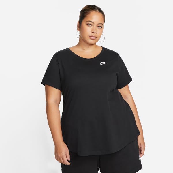 Nike Sportswear Club Essentials
